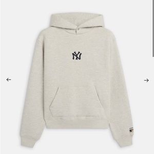 *LIMITED EDITION* YANKEES SNAP FLEECE HOODIE
COLOR: HEATHER / SIZE: SMALL
